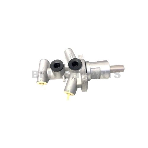 Master Cylinder LR014570